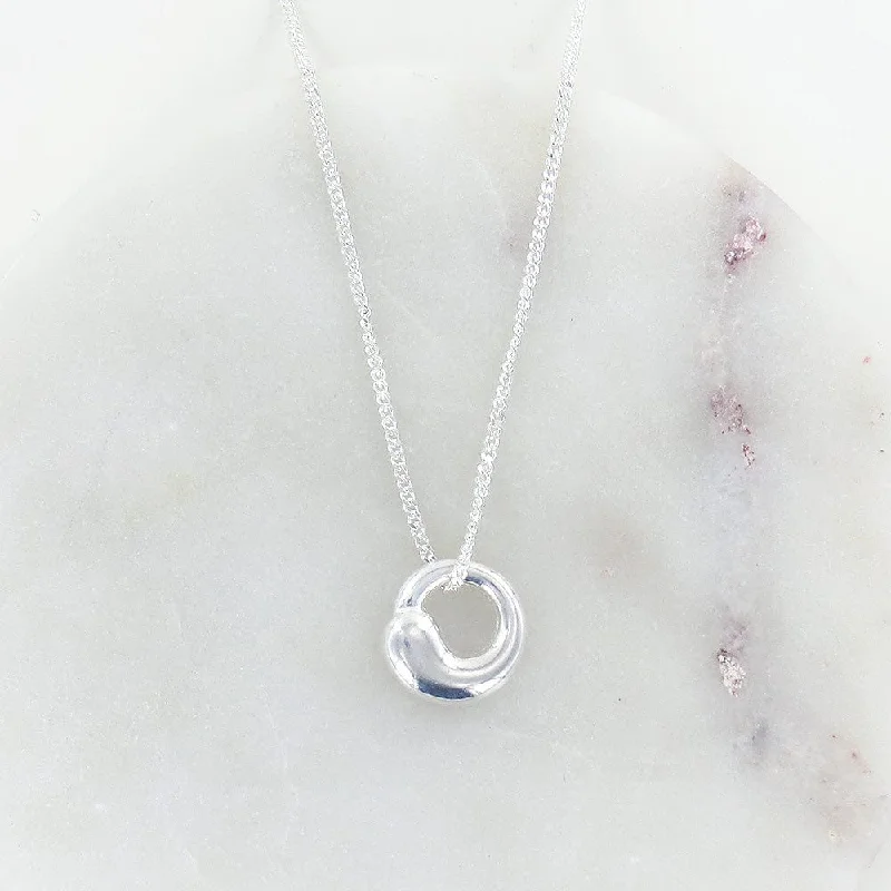 Thick Open Swoosh Circle Pendant Necklace