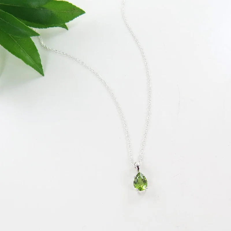 8x5MM PRONG SET PEAR SHAPED PERIDOT PENDANT