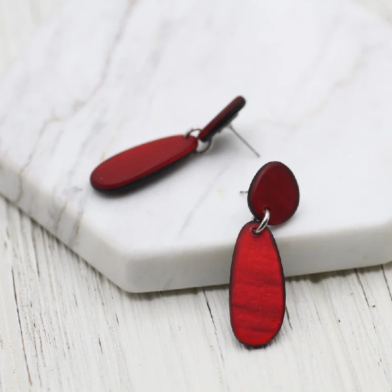 RED 2 PIECE PEBLE STUD EARRING