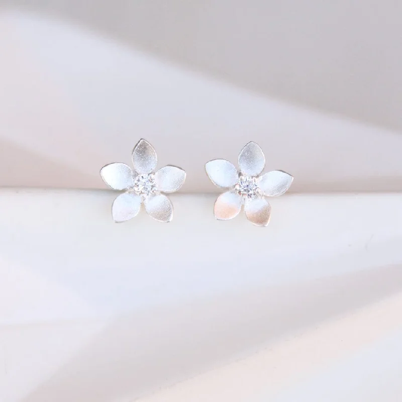 Pointed Petal Flowers With CZ Stud Earrings