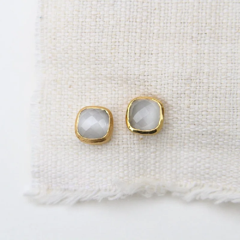 Ice Pearl Asha Square Studs