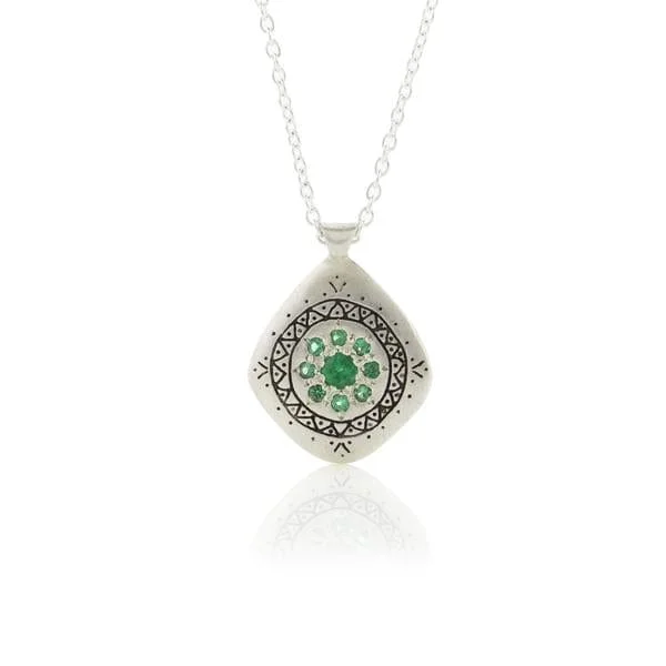 MEMORIES PENDANT WITH EMERALD